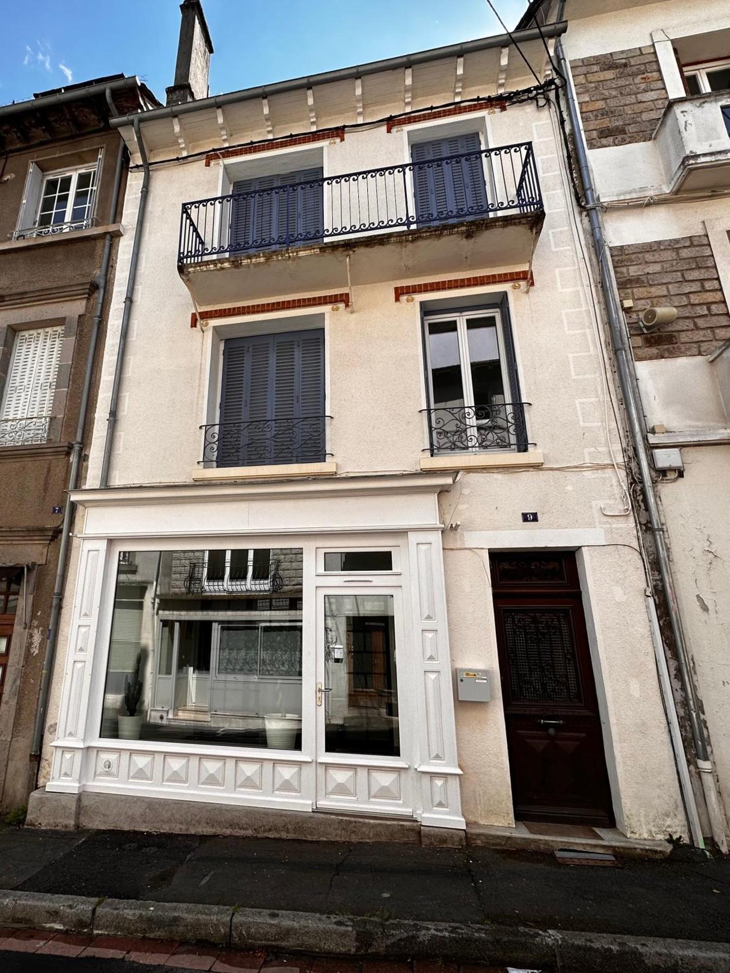 Belle Maison De Ville Au Coeur Du Village De Montagne Vic-sur-Cère Dış mekan fotoğraf
